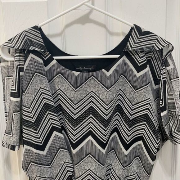 𝅺CITY triangles elastic waist dress Small - Picture 6 of 8